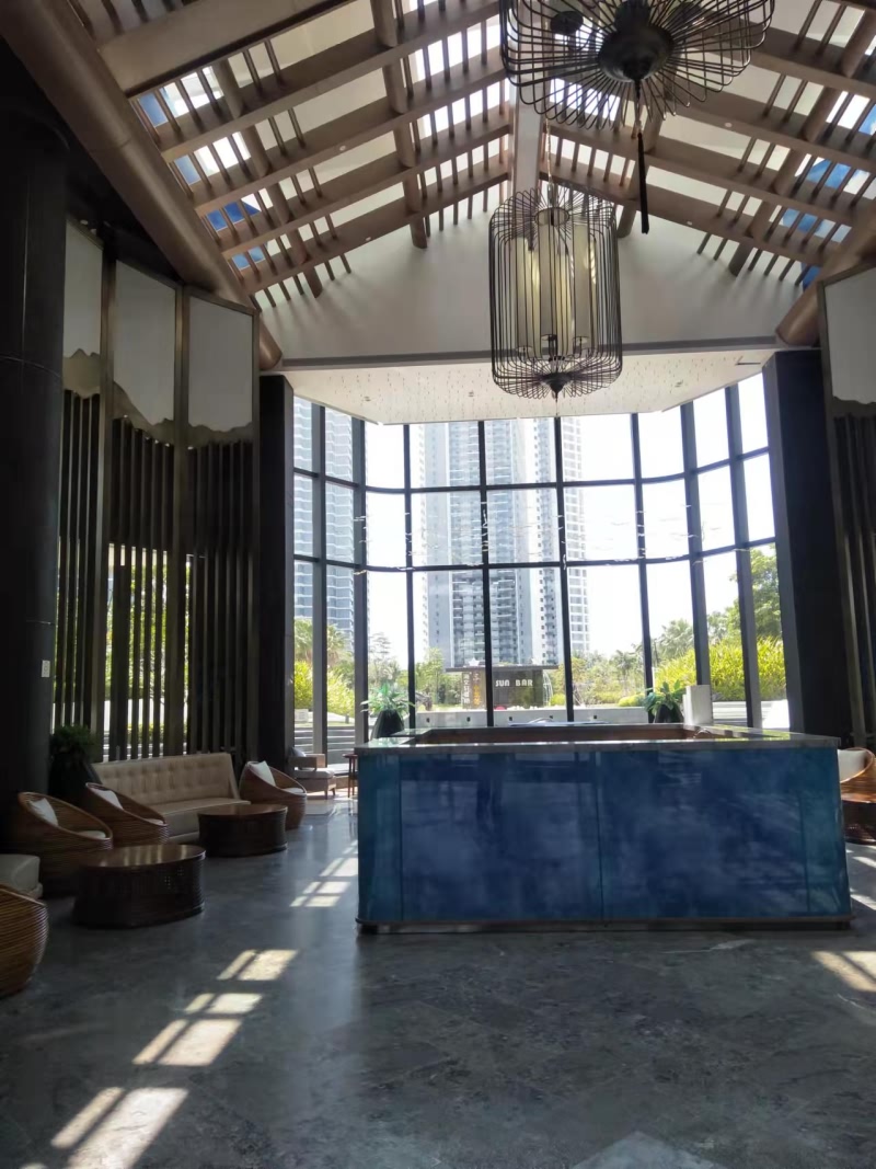 cf10dd460db99f8633f0297c3520121d.jpg 酒店大堂.jpg